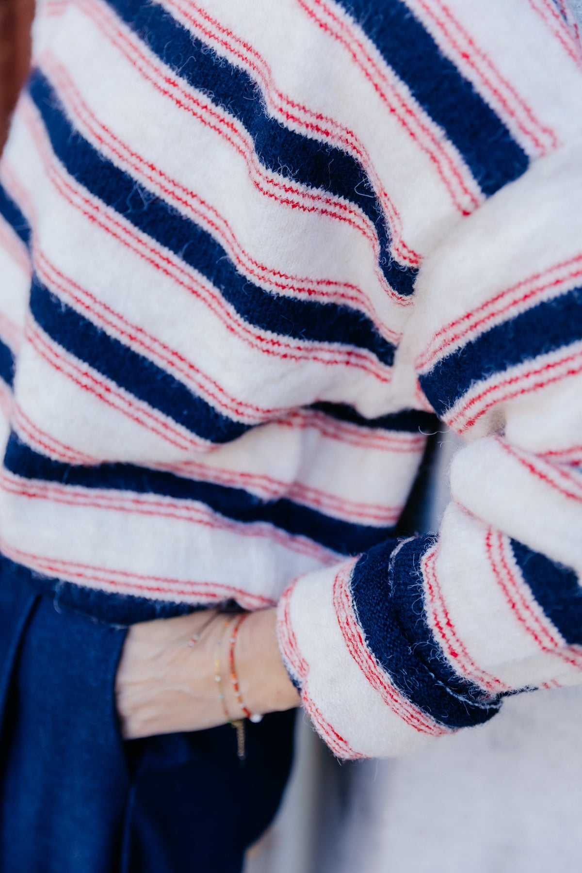 KY Belle pull - Ecru/navy/red
